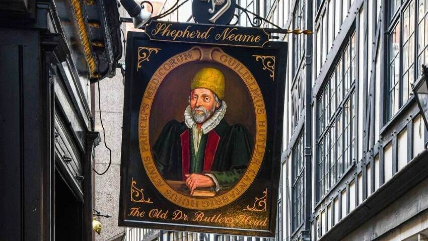 Das Schild zum historischen Pub in der Coleman Street 30 in London.